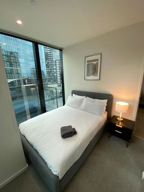 Australia 108 Luxury - Sleeps 5 - Accommodation Cooktown 0