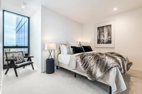 Australia 108 Skyhigh Luxury With Sweeping Views - Accommodation Cooktown 0