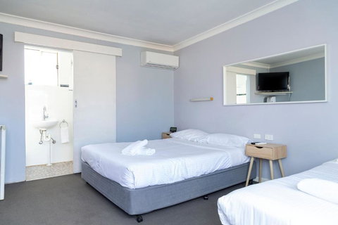 Australian Hotel Motel Yass - Accommodation Cooktown 2