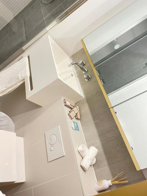 Avant - Accommodation Cooktown 1