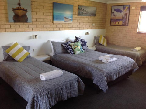 Avlon Gardens Motel - Accommodation Cooktown 3