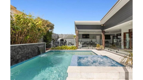 Avoca Beach Retreat - Accommodation Cooktown 0