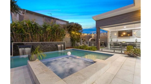 Avoca Beach Retreat - Accommodation Cooktown 1