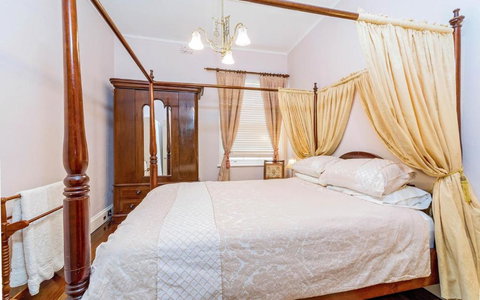 Azile 1875 Heritage Victorian Duplex - Accommodation Cooktown 4