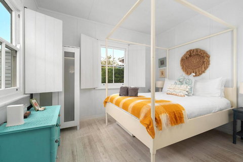 Aurora Quintessential Beachfront Couples Getaway - Accommodation Cooktown 2