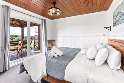 Apollo Bay Cottages- Sugarloaf - Accommodation Cooktown 1