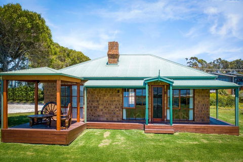 Apollo Bay Cottages- Sugarloaf - Accommodation Cooktown 2
