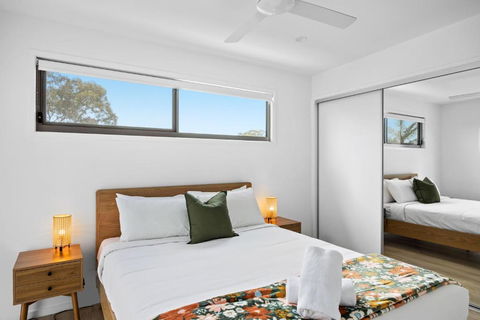 Azure River Side Townhouse - Accommodation Cooktown 1