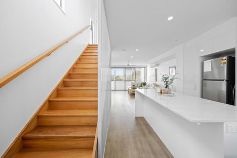 Azure River Side Townhouse - Accommodation Cooktown 3