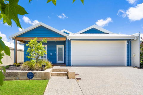 AZZURE On WATERVILLE - Accommodation Cooktown 0