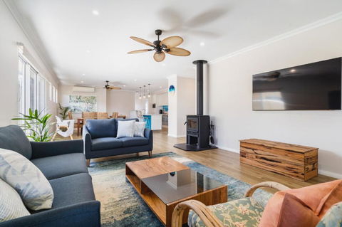 AZZURE On WATERVILLE - Accommodation Cooktown 3