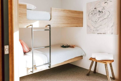 B E R T I E - Central Bicheno - Accommodation Cooktown 2