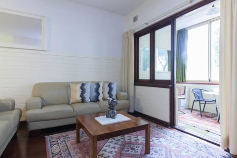 B2 Crawley Apartment 1 BRM & Sleepout Near UWA - Accommodation Cooktown 2