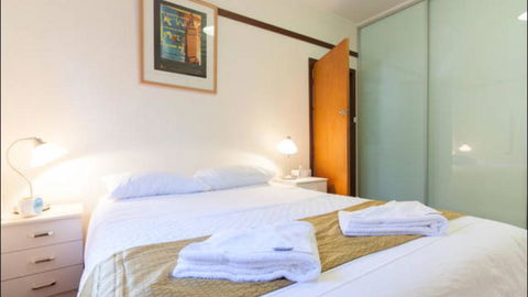 B4 Crawley Apartment 1 BRM & Sleepout Near UWA - Accommodation Cooktown 0