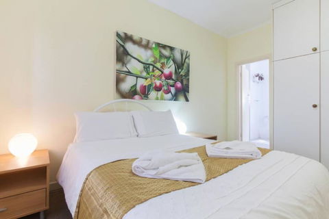 B5 Crawley Apartment 1 BRM & Sleepout Near UWA - Accommodation Cooktown 0