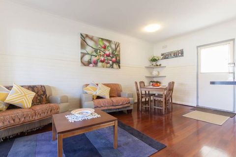 B7 Crawley Apartment 1 BRM & Sleepout Near UWA - Accommodation Cooktown 4