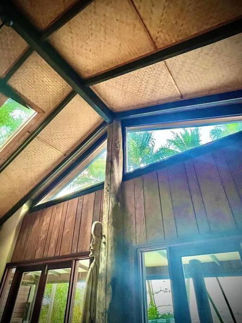 BALA Beach House On ABSOLUTE Beachfront - Accommodation Cooktown 3