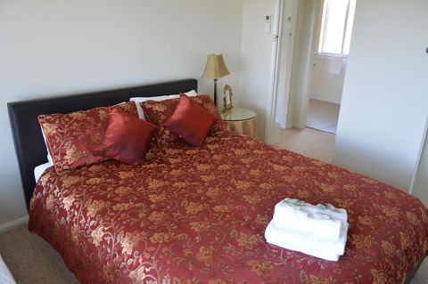 BATHURST GOLDFIELDS RESIDENCE On MOUNT PANORAMA - Accommodation Cooktown 2