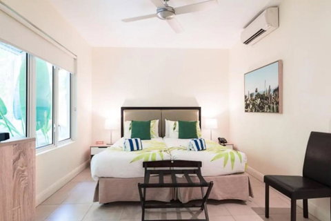 Azure Harmony - A Breezy Hideaway At The Beach Club - Accommodation Cooktown 2