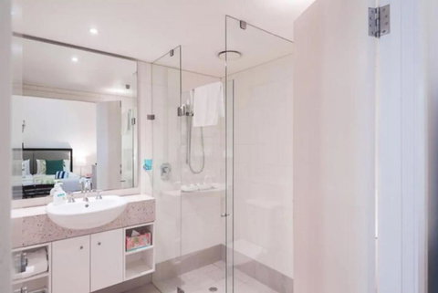 Azure Harmony - A Breezy Hideaway At The Beach Club - Accommodation Cooktown 4