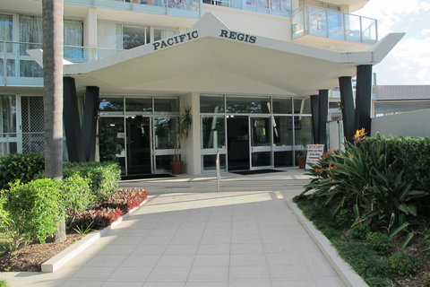 Pacific Regis Beachfront Holiday Apartments - Accommodation Cooktown 10