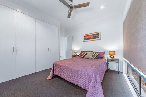 Viewpoint Holiday Home - Cannonvale - Accommodation Cooktown 11