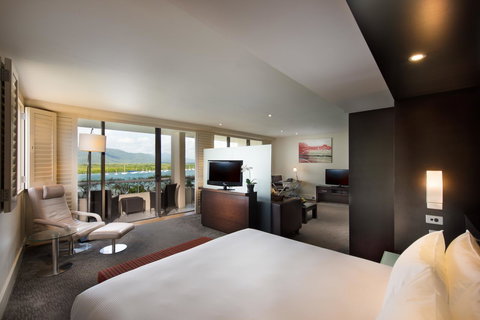 Hilton Cairns - Accommodation Cooktown 15
