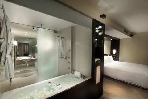 Hilton Cairns - Accommodation Cooktown 19