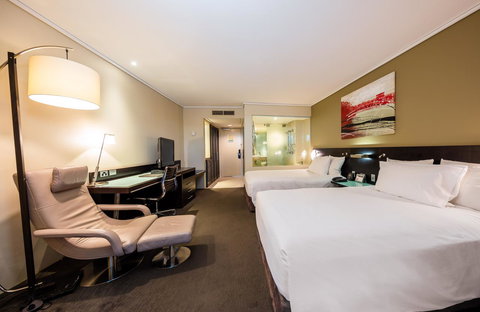 Hilton Cairns - Accommodation Cooktown 11