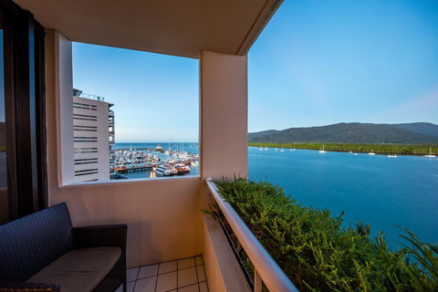 Hilton Cairns - Accommodation Cooktown 30