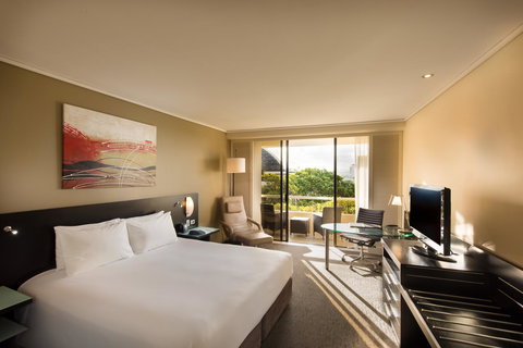Hilton Cairns - Accommodation Cooktown 9
