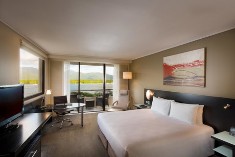 Hilton Cairns - Accommodation Cooktown 7
