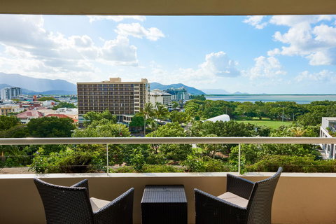 Hilton Cairns - Accommodation Cooktown 12