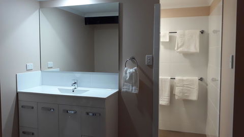 Private Apartment With Scenic Gardens - Accommodation Cooktown 6