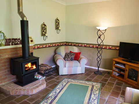 Apple Tree Cottage Montville - Accommodation Cooktown 4