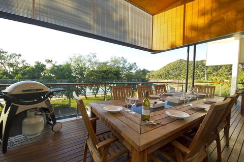 Maggies Beachfront Apartment 12 - Accommodation Cooktown 9