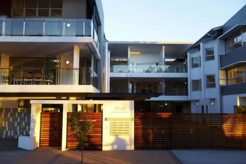 Maggies Beachfront Apartment 12 - Accommodation Cooktown 1