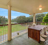 Immaculate Spacious Second Floor Unit Overlooking Pristine Parklands - Accommodation Cooktown