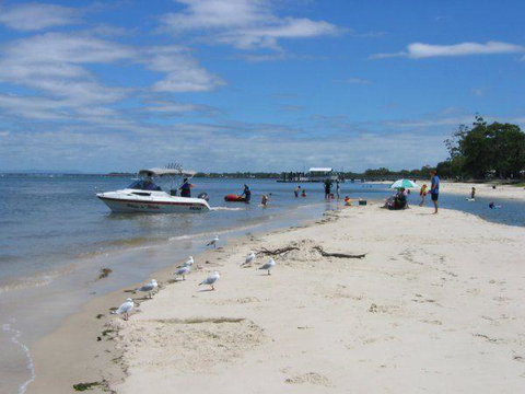 Air Conditioned Unit Stones Throw To The Waterfront. - Accommodation Cooktown 11