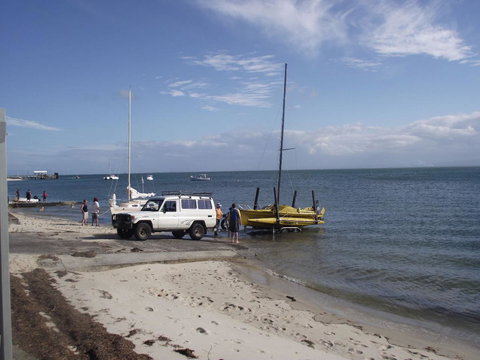 Air Conditioned Unit Stones Throw To The Waterfront. - Accommodation Cooktown 7