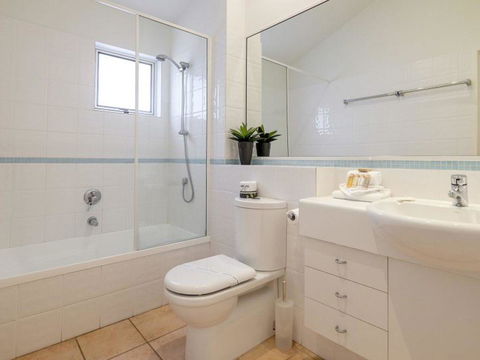 Beachies 3 - Accommodation Cooktown 12