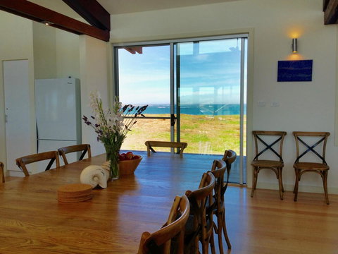 Turnstone Beach House - Accommodation Cooktown 2