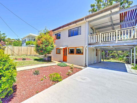 'Beach Break 2', 2/10 Lionel St - Downstairs Unit With Aircon - Accommodation Cooktown 0