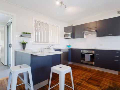 'Shoalz', 28 Rigney Street - Renovated Pet Friendly Cottage & Boat Parking - Accommodation Cooktown 3