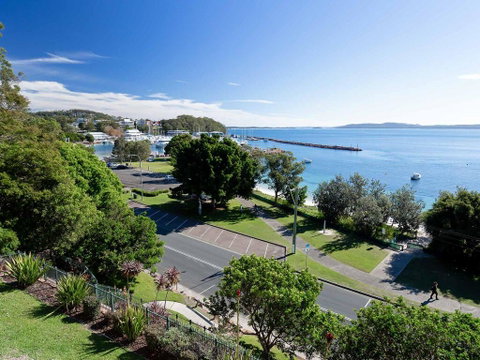 1 'Kiah', 53 Victoria Parade - Stunning Views, Wifi, Aircon, Just Across The Road To The Water - Accommodation Cooktown 0