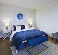 1 Bdrm Top Floor Apt With Sunroom - Accommodation Cooktown