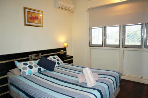 10 Tautog Street House And Unit - Separate Self-contained Unit - Accommodation Cooktown 3