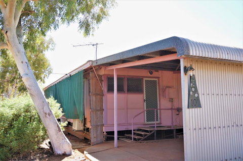 10 Tautog Street House And Unit - Separate Self-contained Unit - Accommodation Cooktown 1