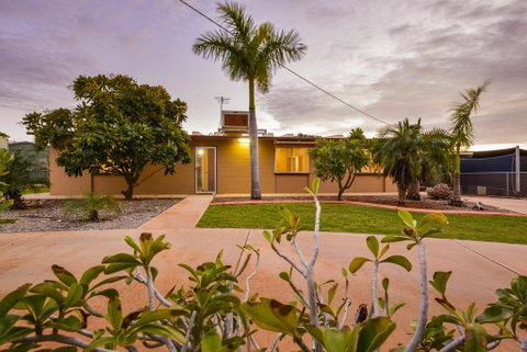 13 Grenadier Street - Shady Haven With A Large Outdoor Entertaining Area - Accommodation Cooktown 0