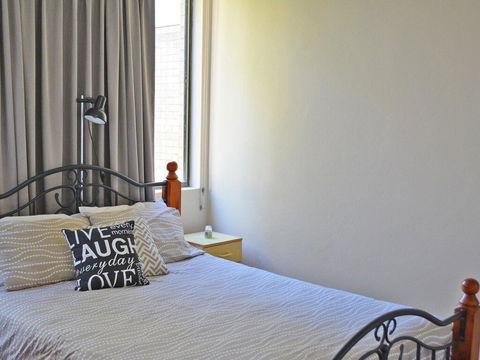 15 'Harbourside' 3-7 Soldiers Point Road - Right On The Waterfront - Accommodation Cooktown 2